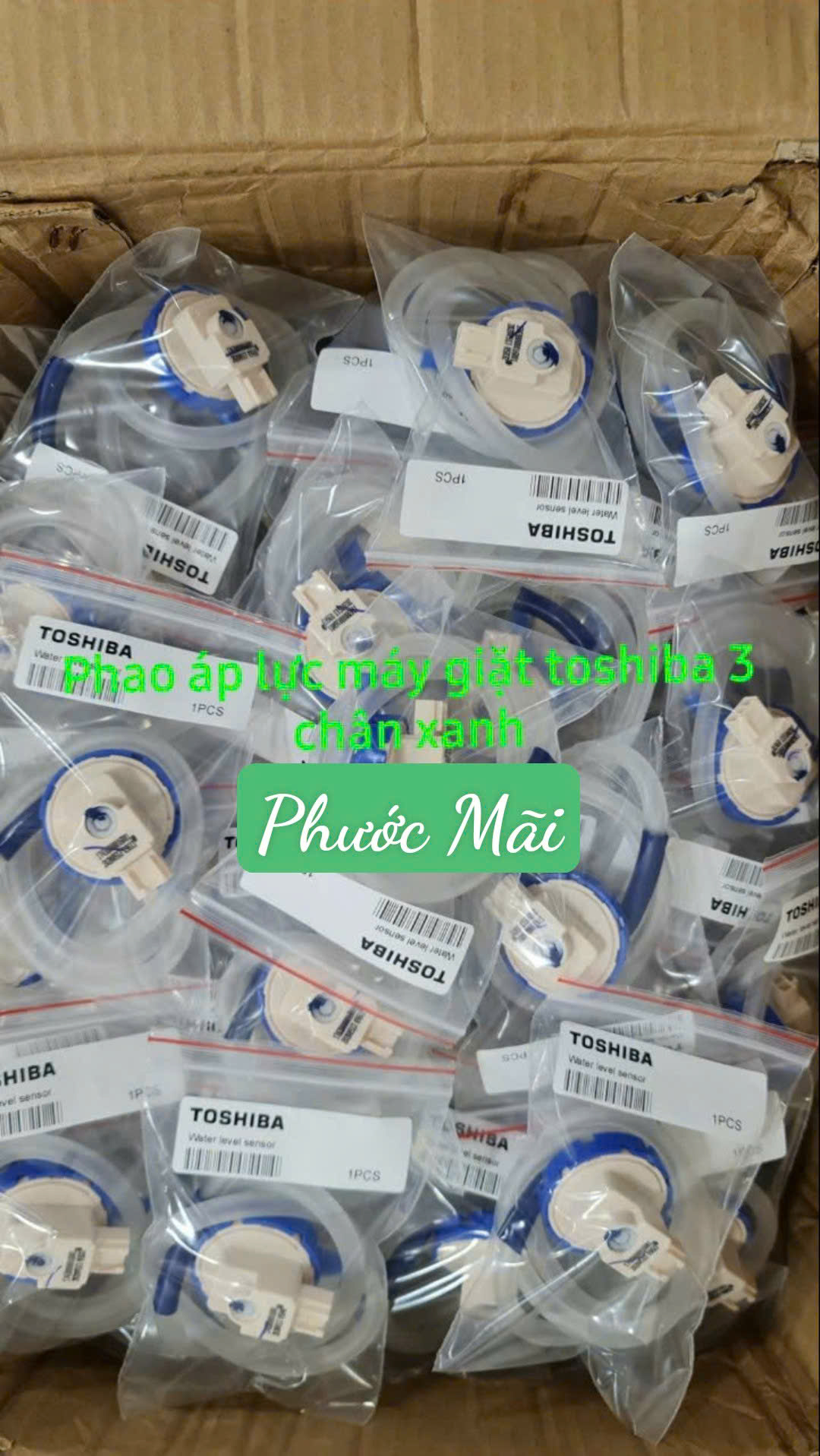 Phao máy giặt Toshiba 3 chân màu xanh